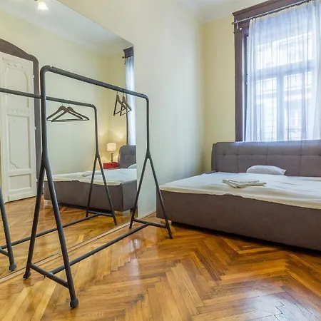 Bessara * Budapest
