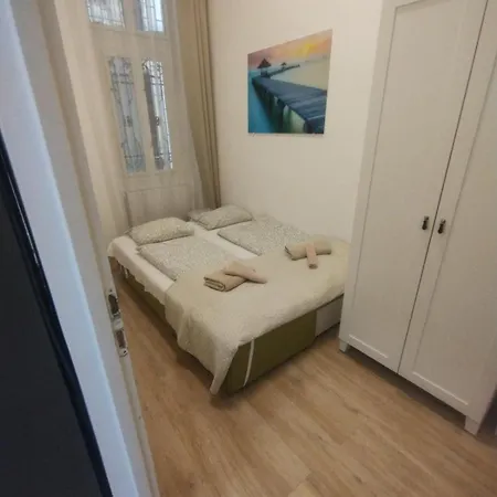 Lägenhet Bessara Budapest