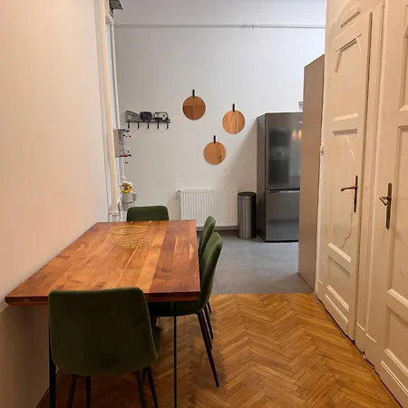 Bessara * Budapest